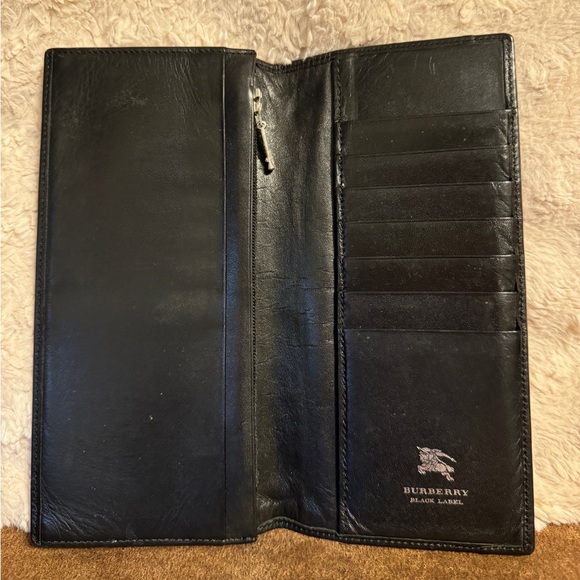 ❤️🔥 Vintage Burberry Wallet ❤️🔥 - Picture 4 of 5